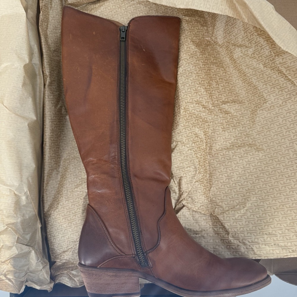 NIB RARE Frye Carson Piping Tall Women's Size 8M Boots - Caramel - Extended Calf - Picture 13 of 15